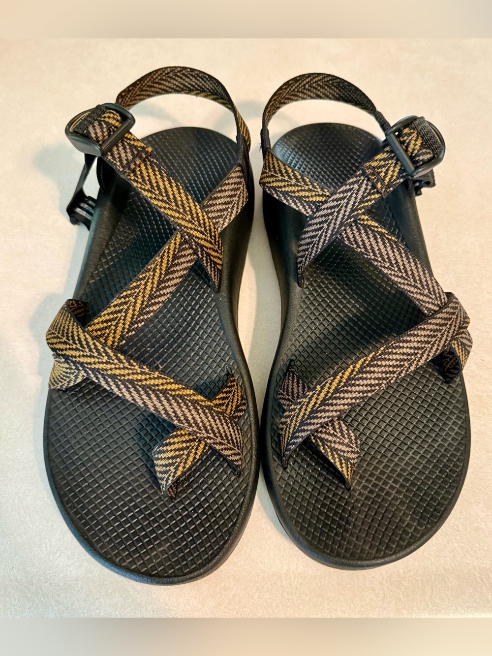 Chaco’s Men’s Size 11 Z2 Classic Sandals Adjustable Bronze Water Shoes Like New